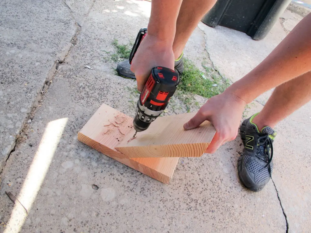 DIY Behind-The-Sofa Table | EffieRow.com