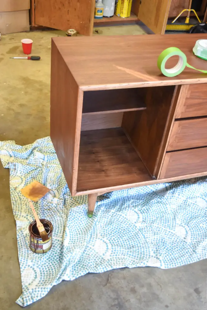 How to repair blemishes and restore mid century furniture. Never use Polyshades or polyurethane without steel wool! | effierow.com