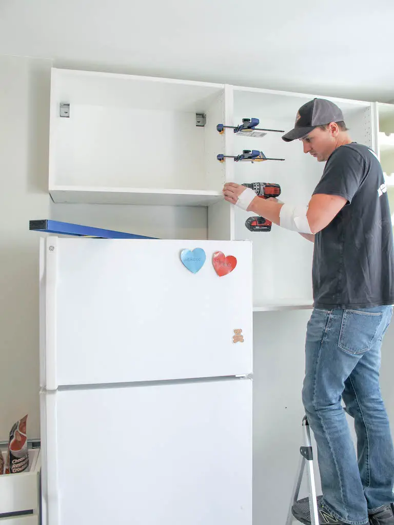 Hanging 40" Ikea SEKTION kitchen cabinets. Useful tips for installing Ikea SEKTION kitchen cabinets | EffieRow.com
#ikeasektion #ikeakitchen #diyikeakitchen