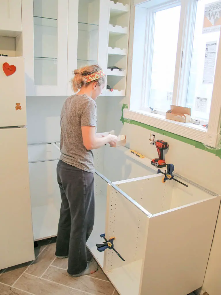 Useful tips for installing Ikea SEKTION kitchen cabinets | EffieRow.com

#ikeasektion #ikeakitchen #diyikeakitchen