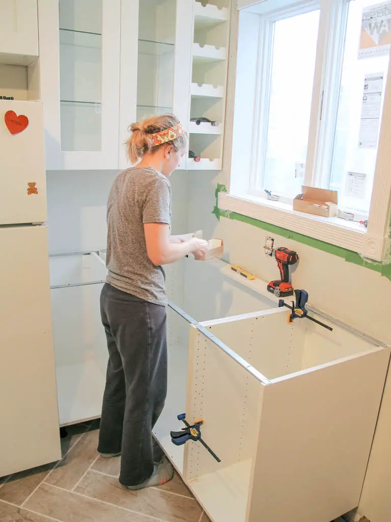 Useful tips for installing Ikea SEKTION kitchen cabinets | EffieRow.com
#ikeasektion #ikeakitchen #diyikeakitchen